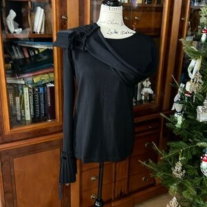 Valentino Dramatic Black Top Sweater.sz 50/14 $$$